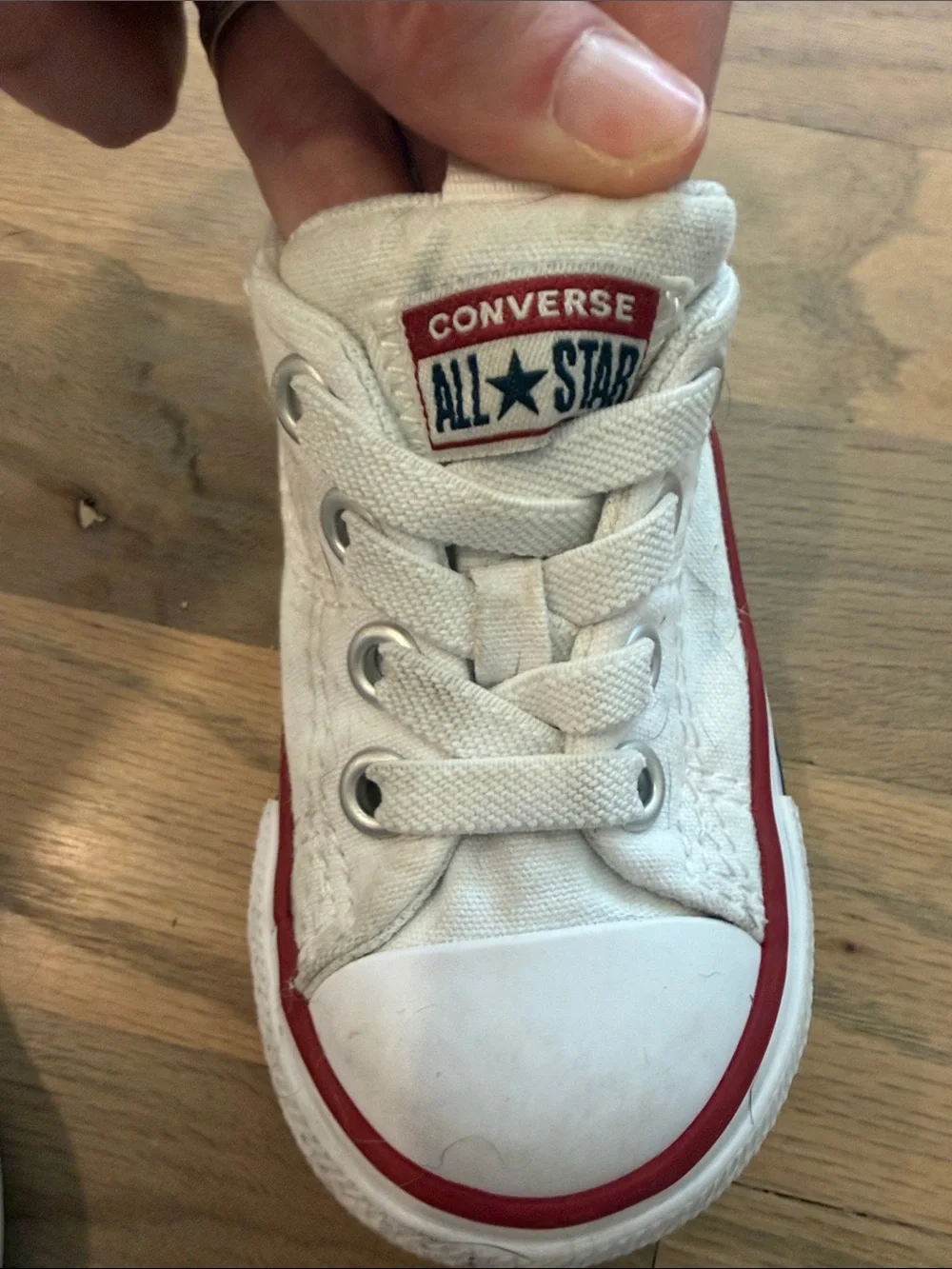 Converse low top