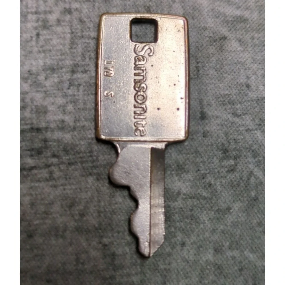 Samsonite key luggage