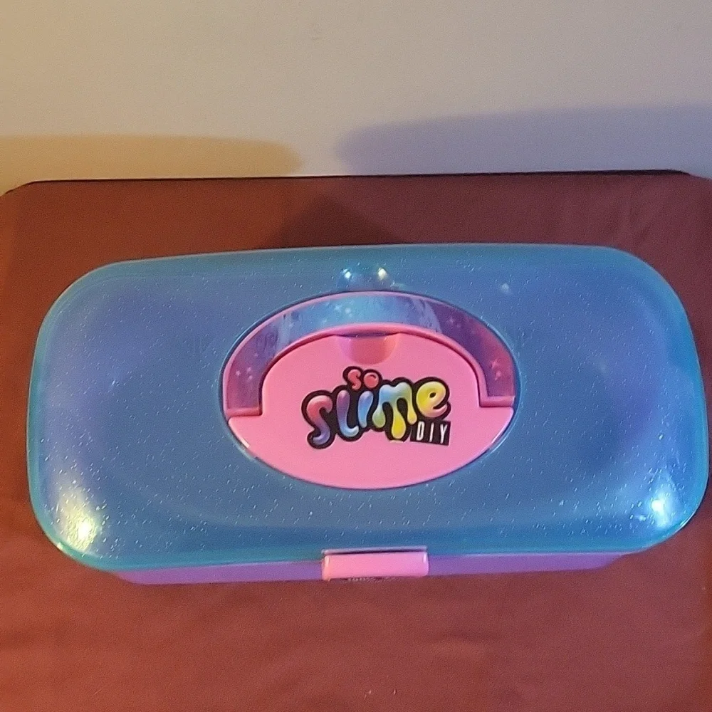 Caboodles canal toys
