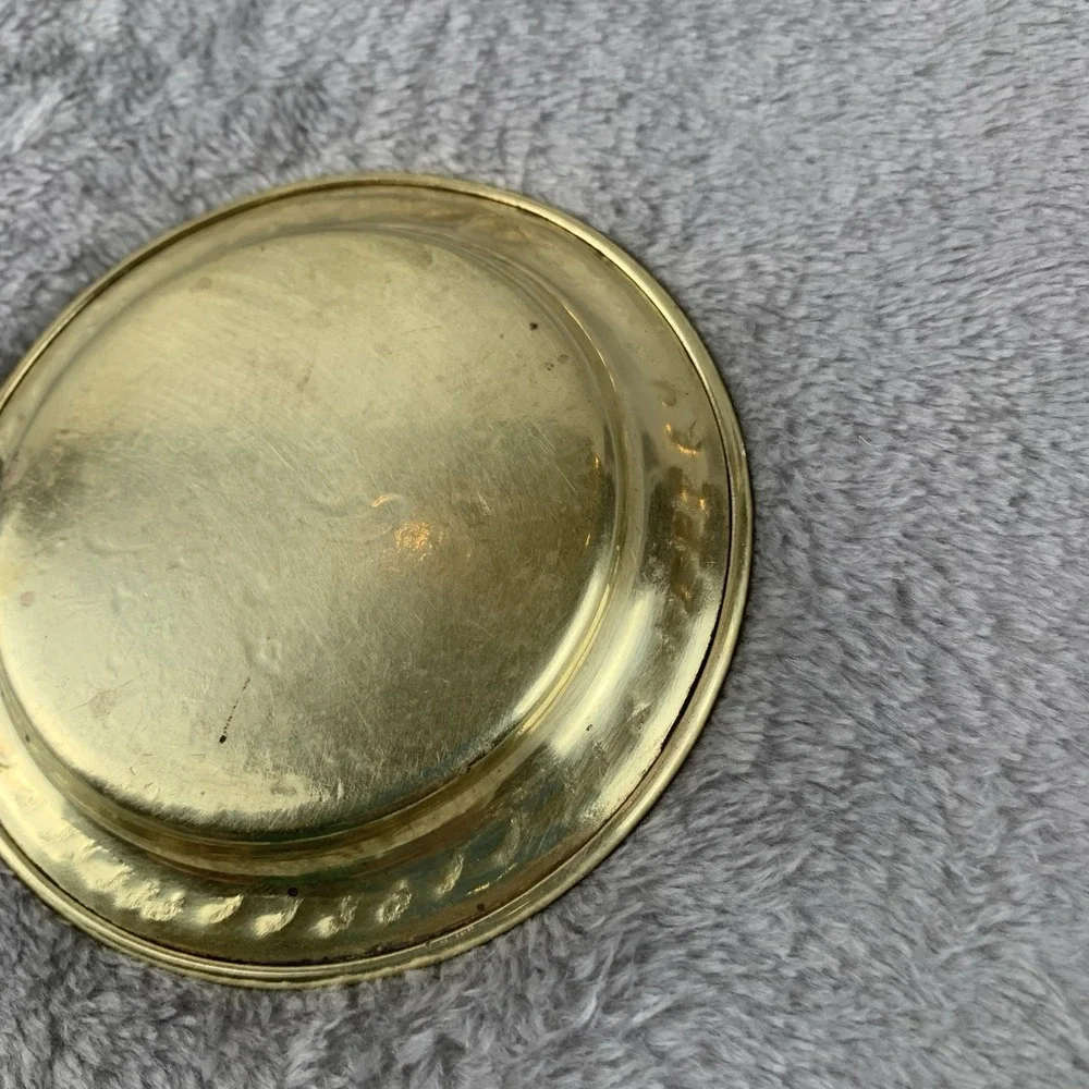 Unmarked this vintage