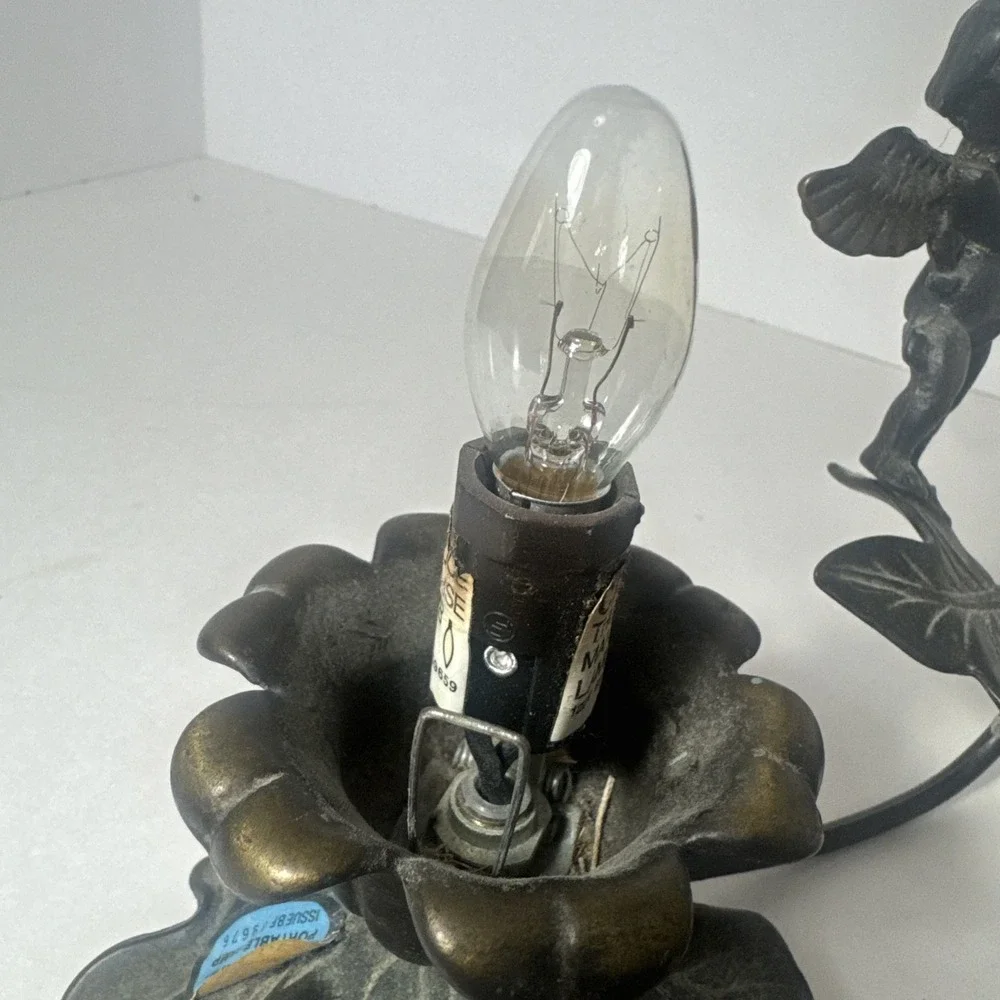 Flute light bulb