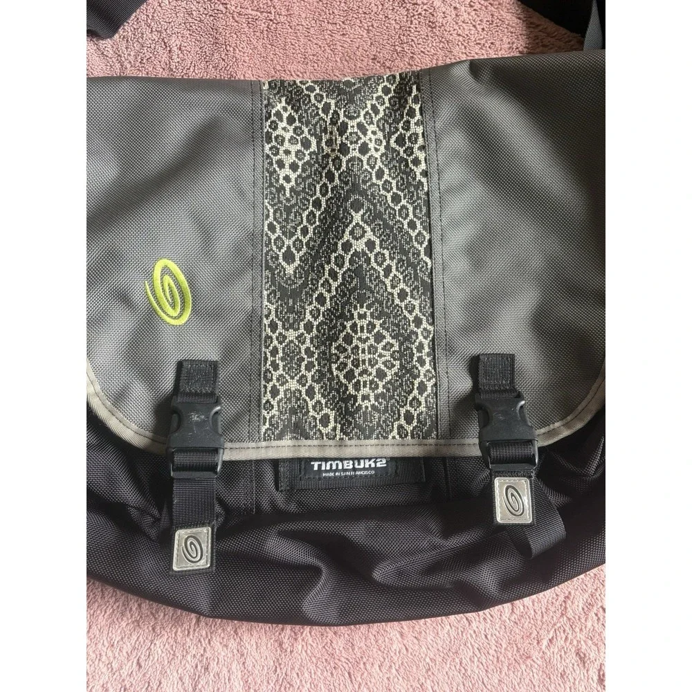 Vintage Timbuk2 Black Gray Rare Design Large Messenger Carry Bag-See Description