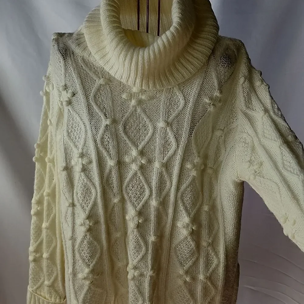 Gretchen Scott Airy Knit Popcorn Knot Stitch Cable Knit Cowl Neck Collar
