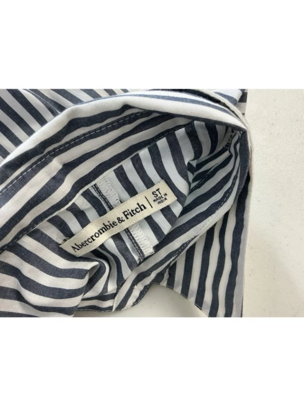 Abercrombie & Fitch pit 19”