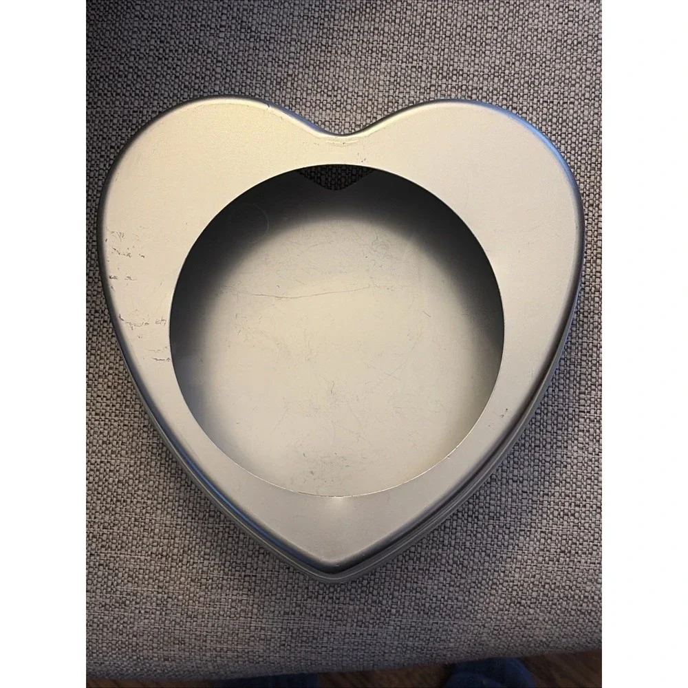 Wilton durable cake item