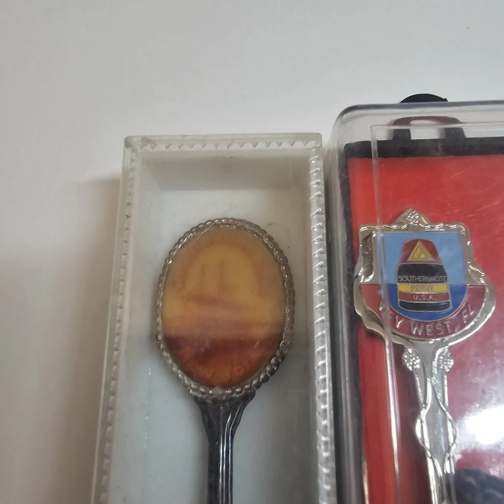 Souvenir Spoon Lot Vintage‎ Florida Canada Key West New York Enamel Collectible