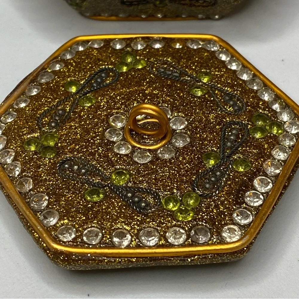 Vintage gold sparkly