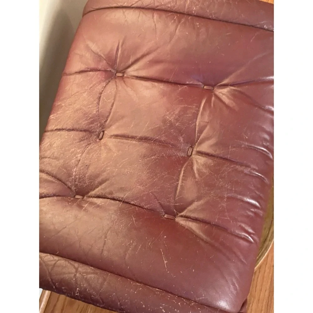 Ekornes some damage