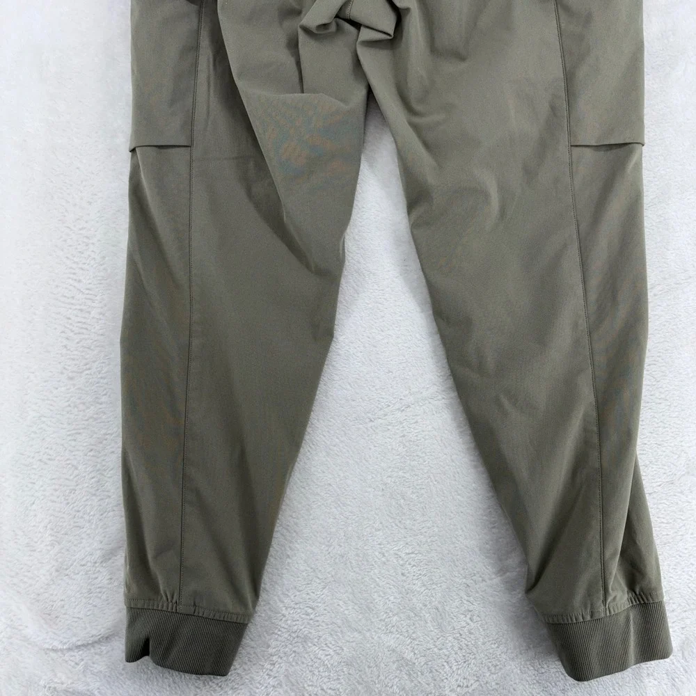 VRST Cargo Joggers Mens Medium Beige Limitless Stretch Pants Preppy loungewear