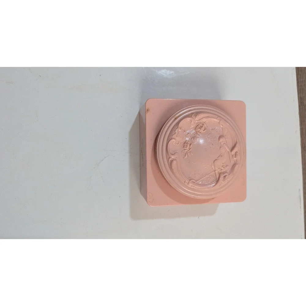 Evyan vintage powder