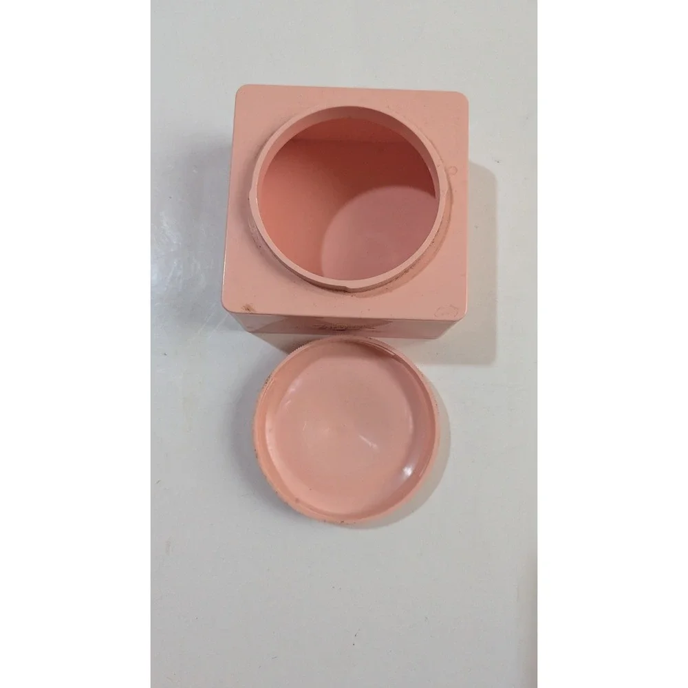Evyan vintage powder