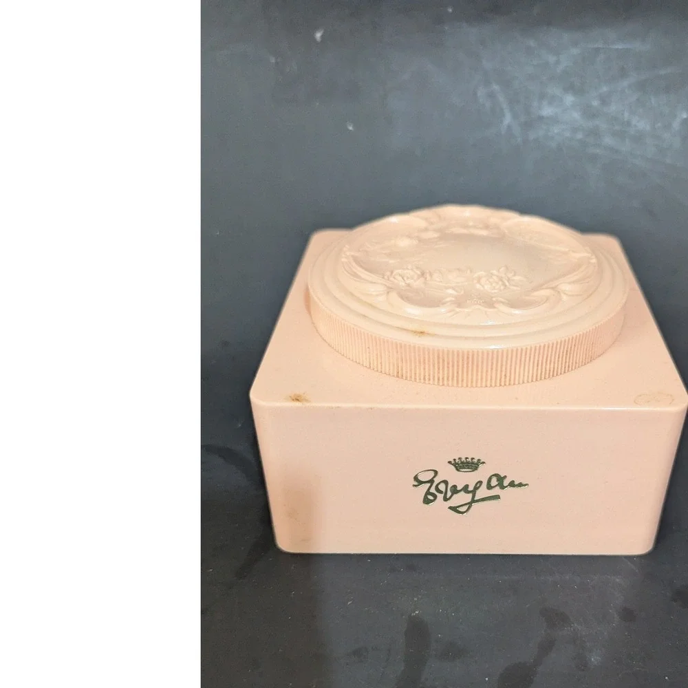 Evyan vintage powder
