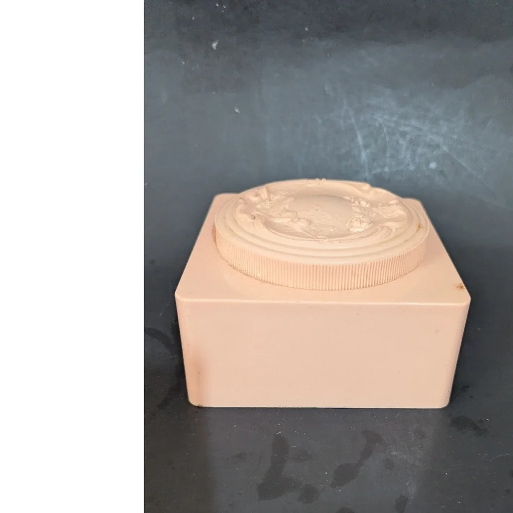 Evyan vintage powder