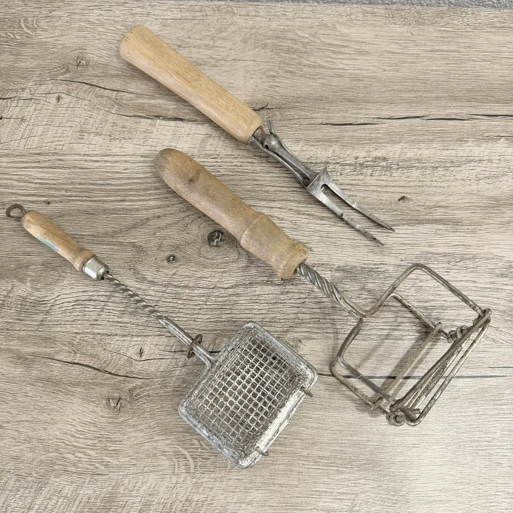 The Unbranded Brand wear wooden gadgets