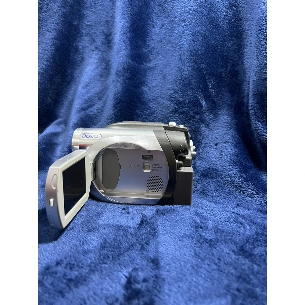 Panasonic VDR-D100 Camcorder -‎ Silver