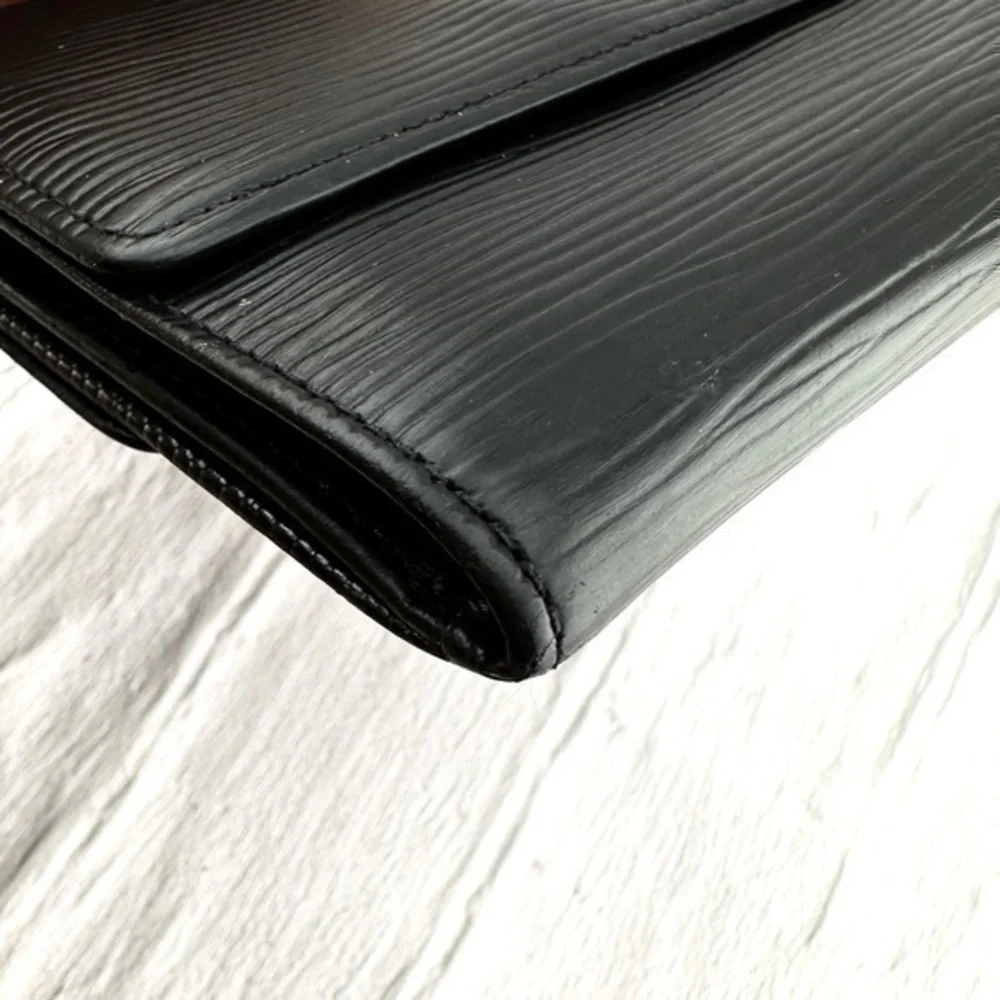 Louis Vuitton authentic louis