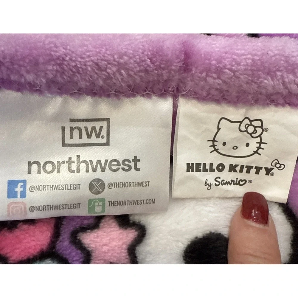 Hello Kitty Sanrio Purple Halloween 47x38 Silk Touch Throw Blanket Sweets & Spel