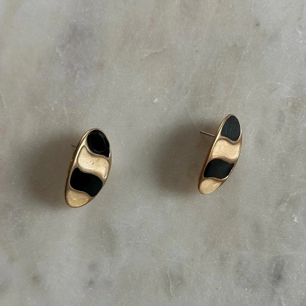 Vintage earrings gold
