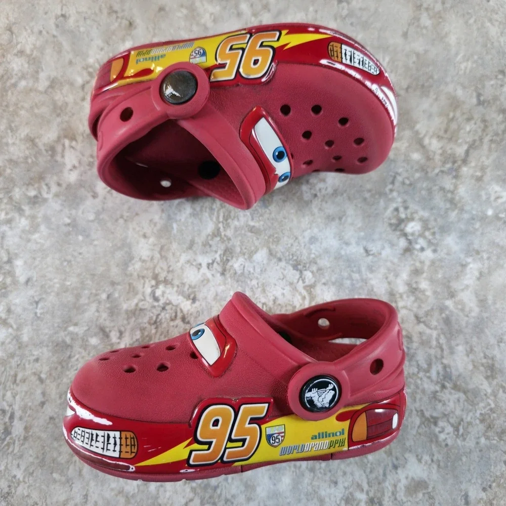 CROCS product pair