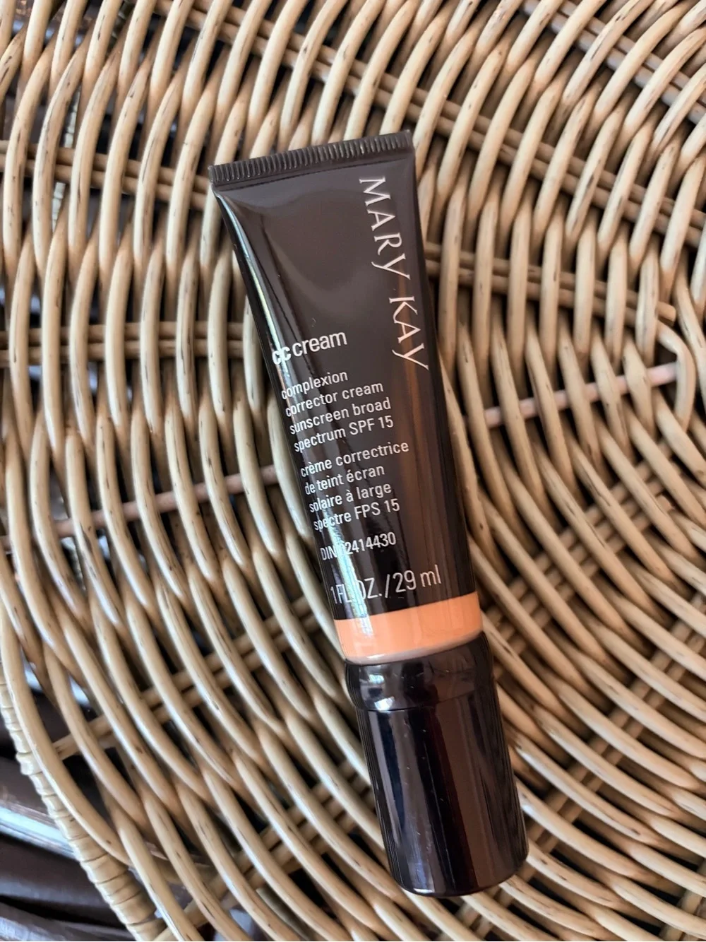 Mary Kay lightweight complexion