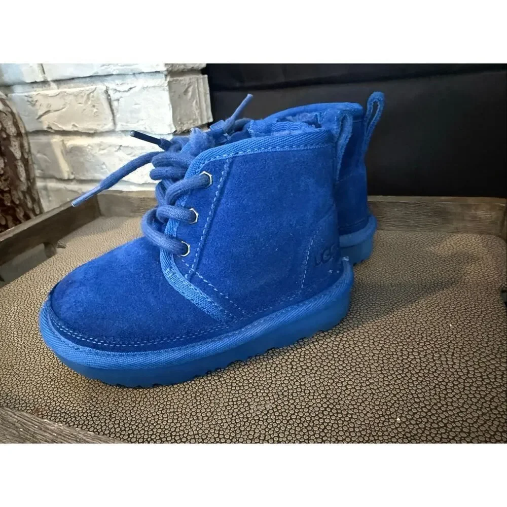 UGG come small