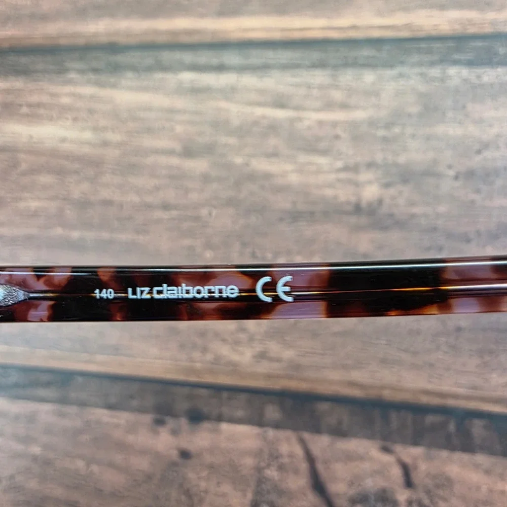 Liz Claiborne liz claiborne