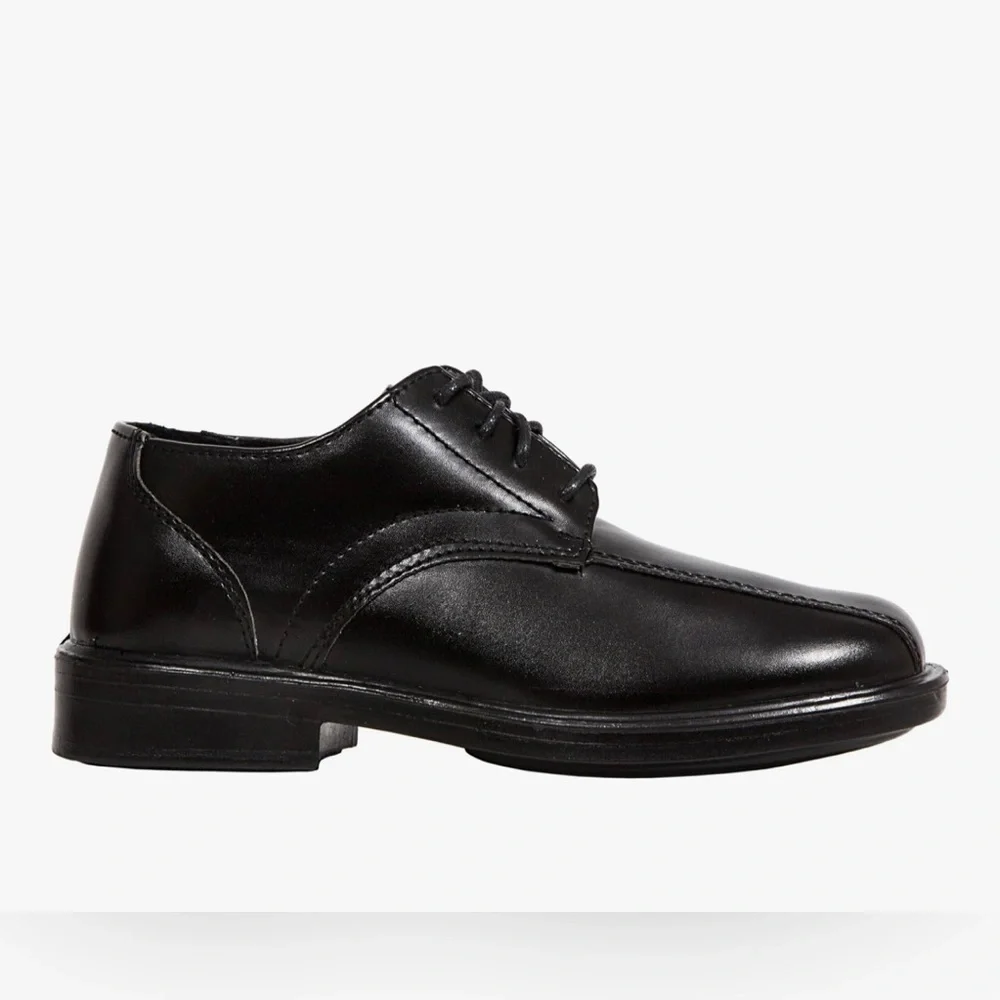 Deer Stags Shiny Black Dress Shoes size 2 1/2.               (#69)
