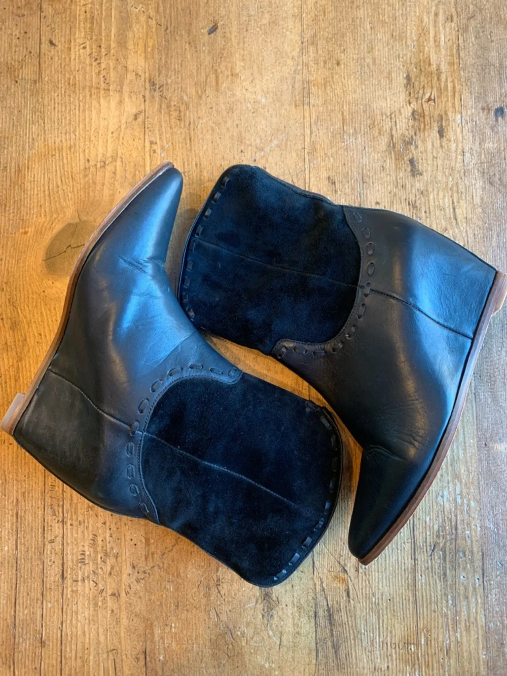 Martha Davis chic black