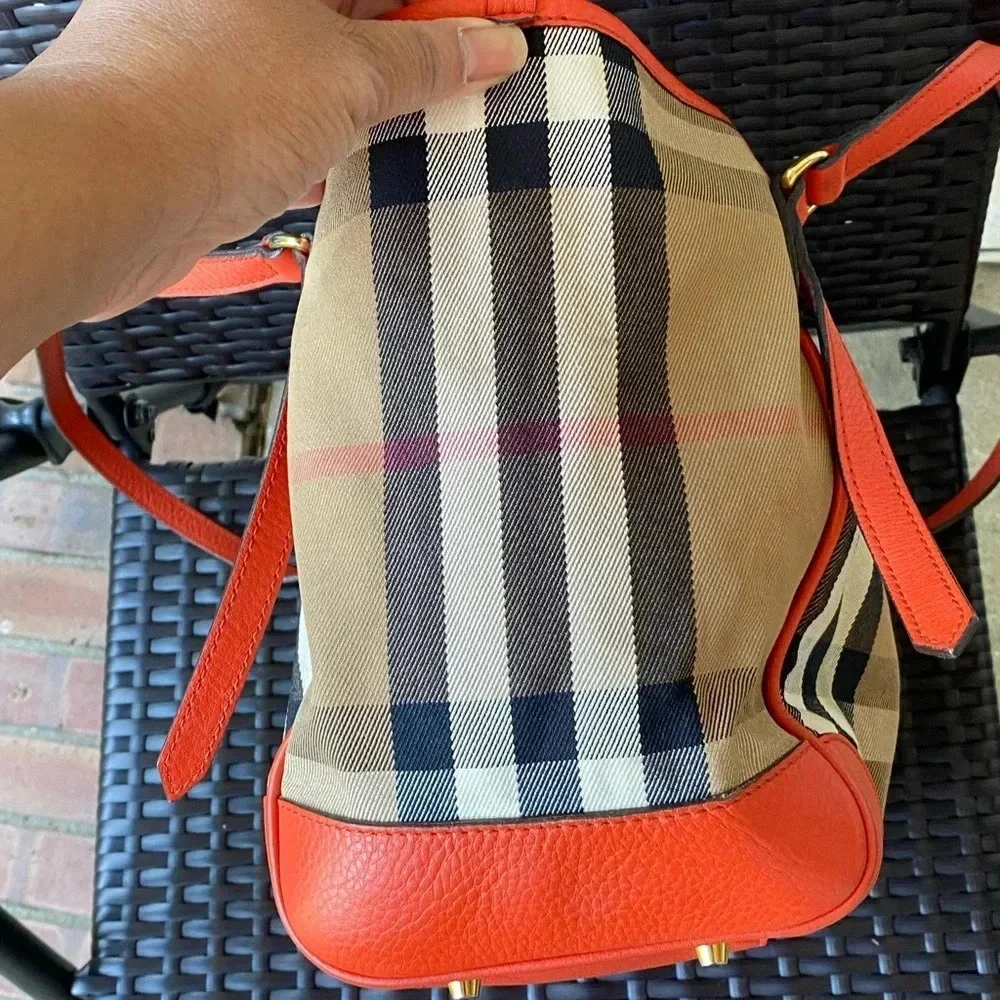 Burberry novacheck tote