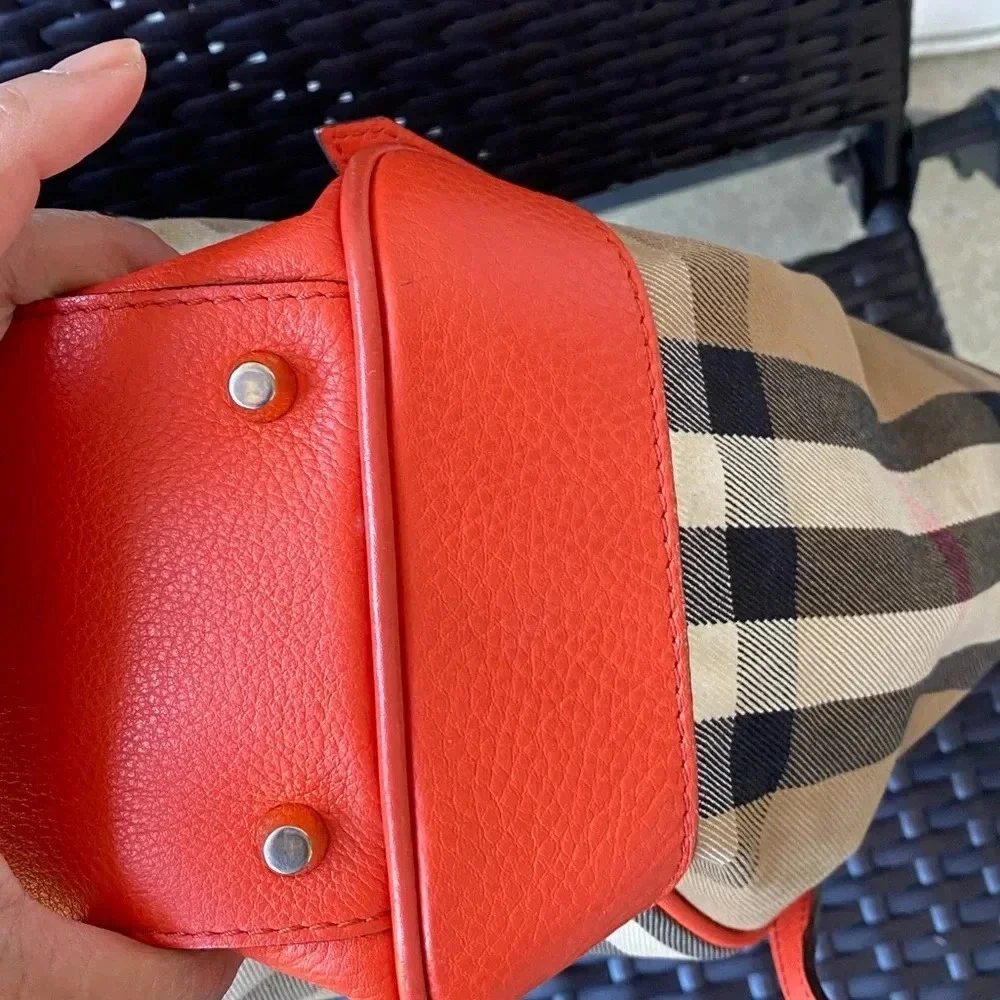 Burberry novacheck tote
