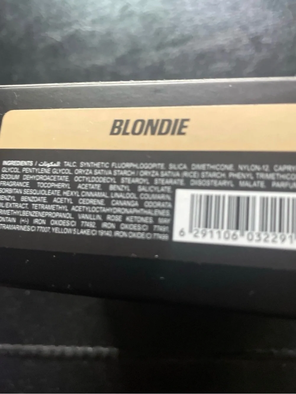 HUDA BEAUTY smooth blondie