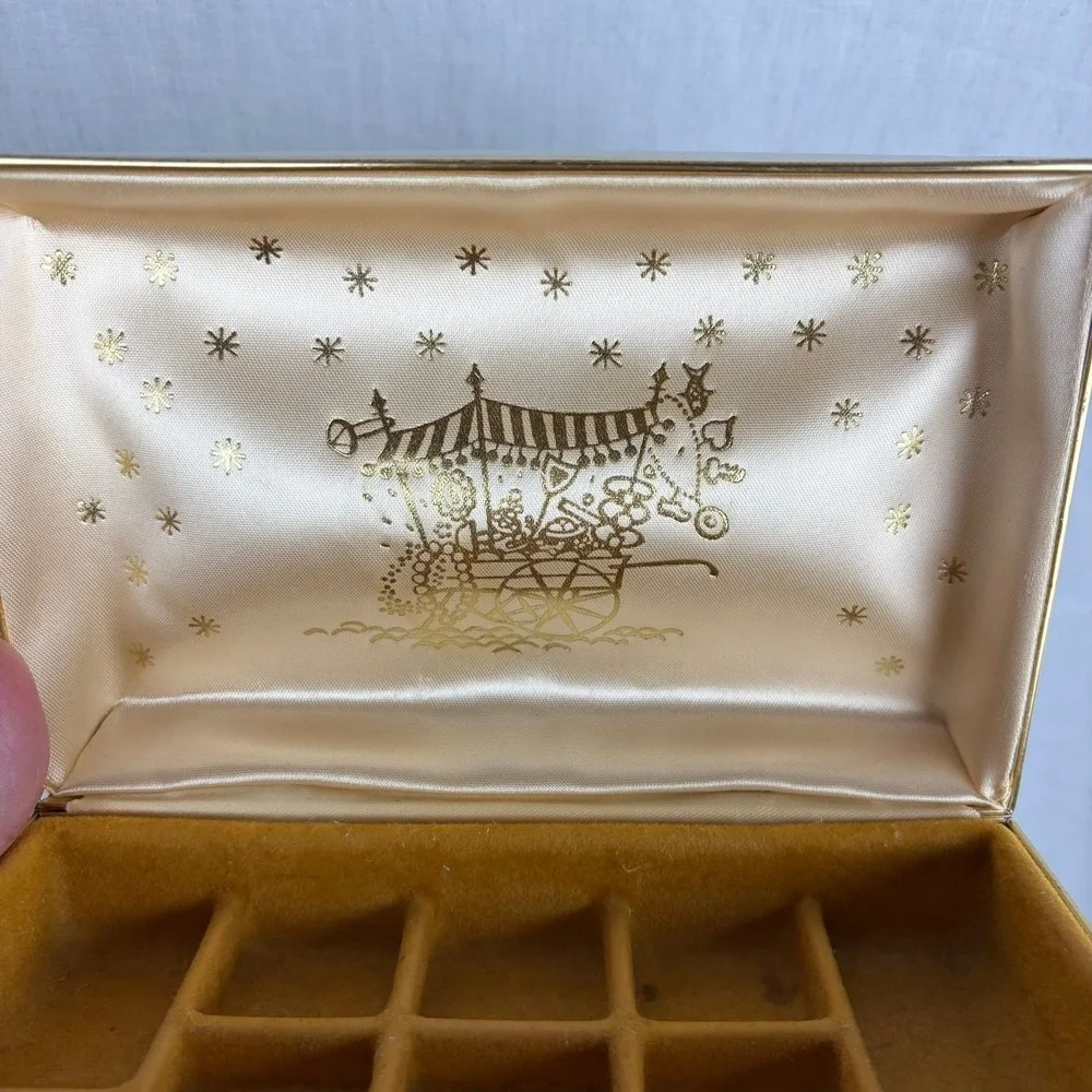 N/A vintage jewelry