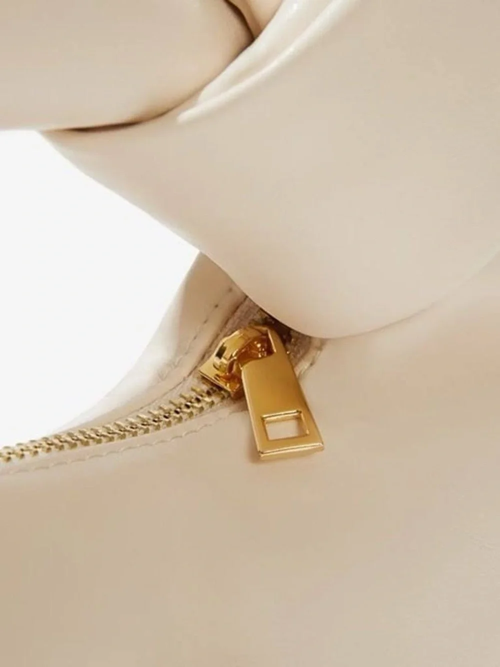 Melie Bianco elegant cream