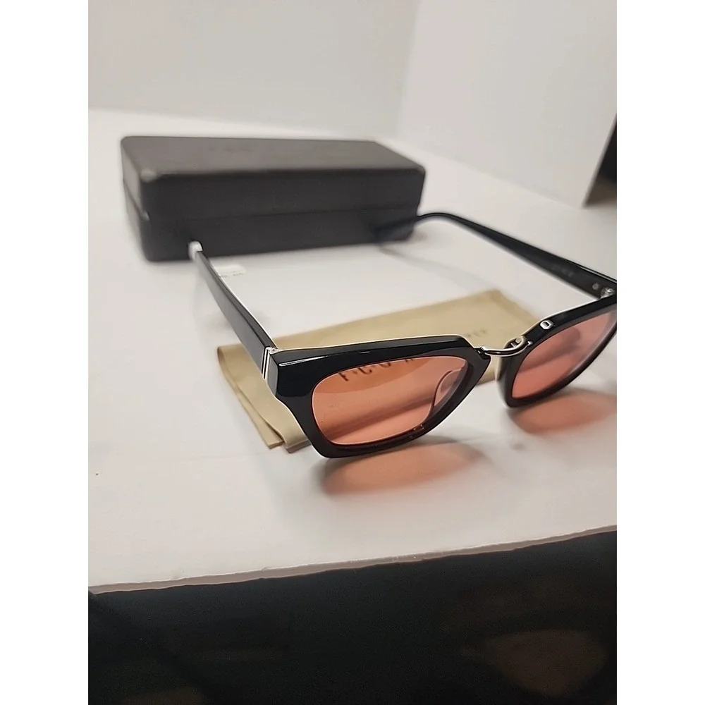 Vonzipper new tags