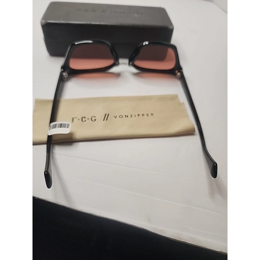 Vonzipper new tags
