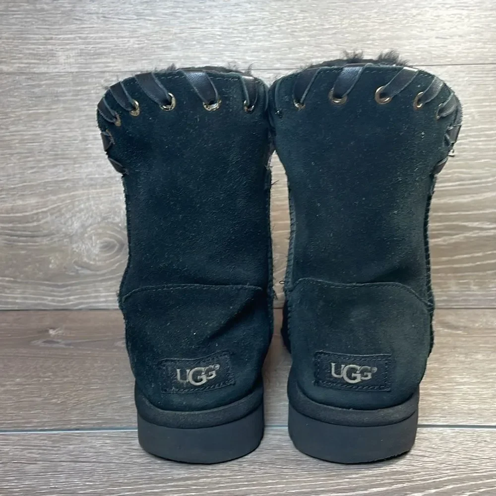 UGG aidah black