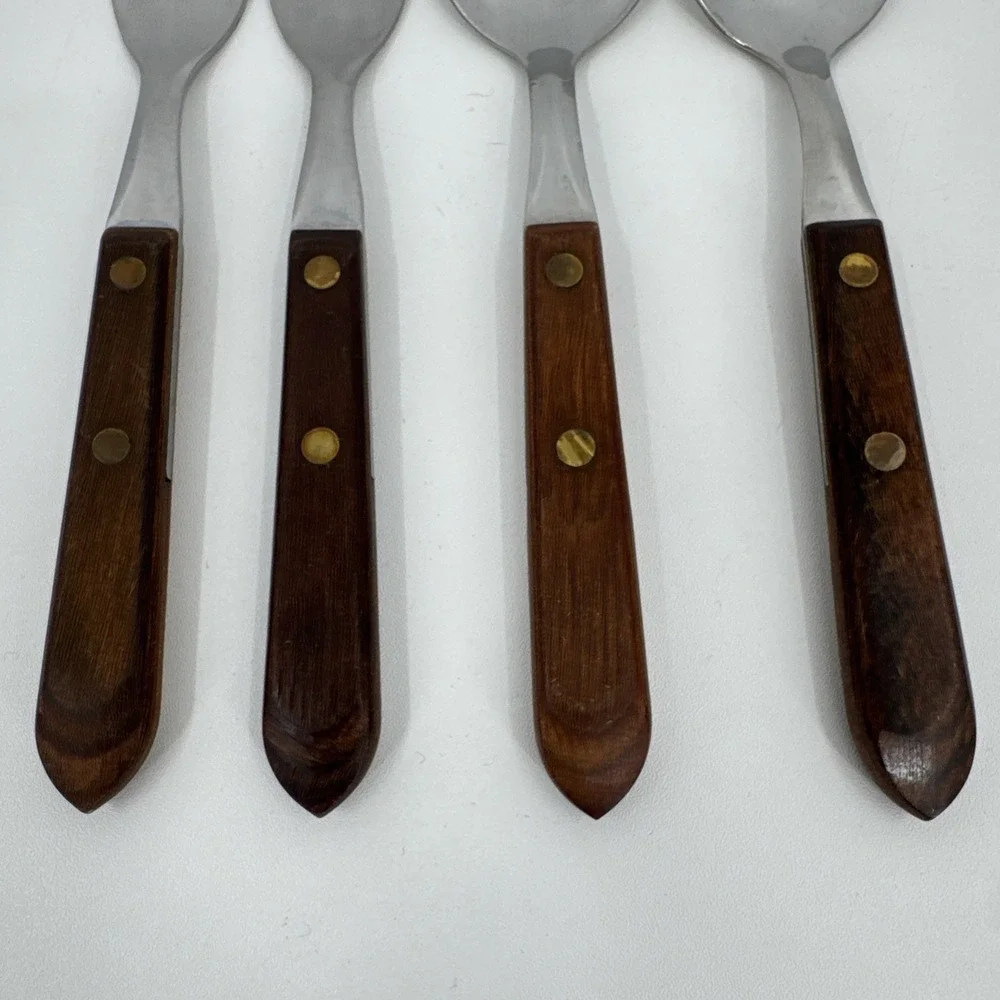 The Unbranded Brand dessert fork