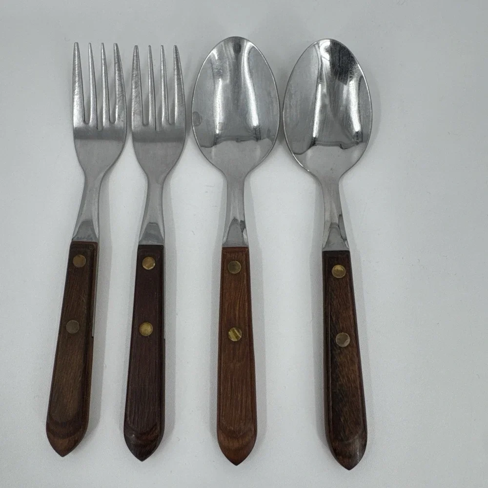The Unbranded Brand dessert fork