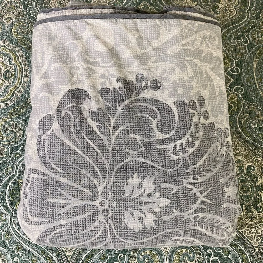 Tahari elegant floral