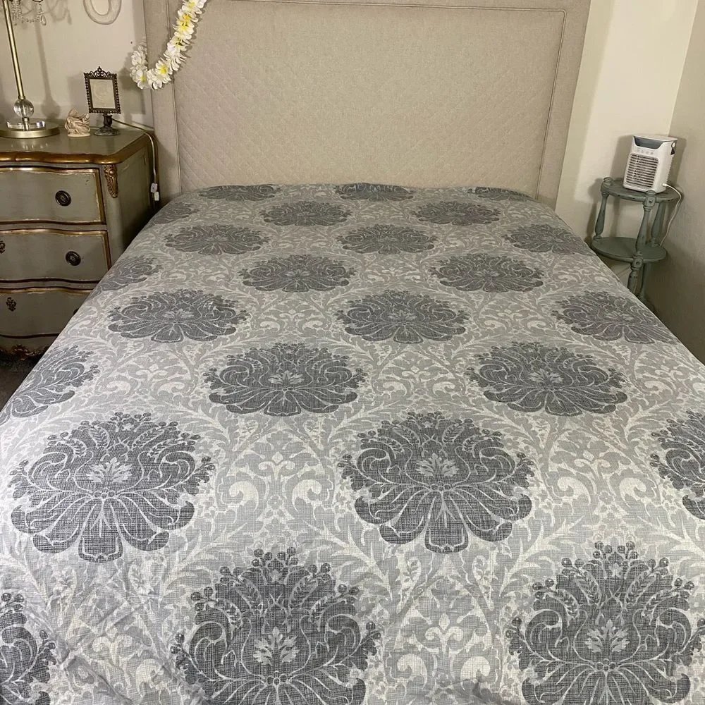 Tahari elegant floral