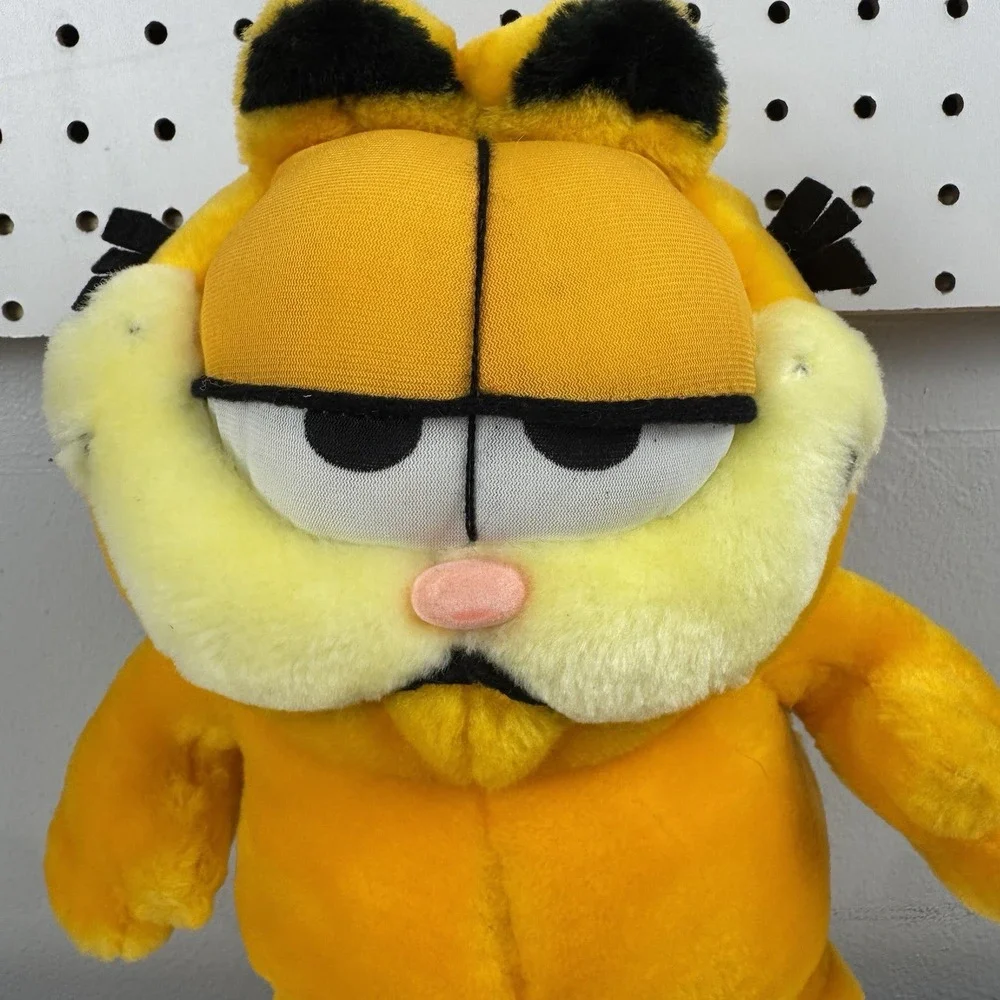Garfield Plush Classic Orange Cat‎ Stuffed Animal Paws Vintage Style