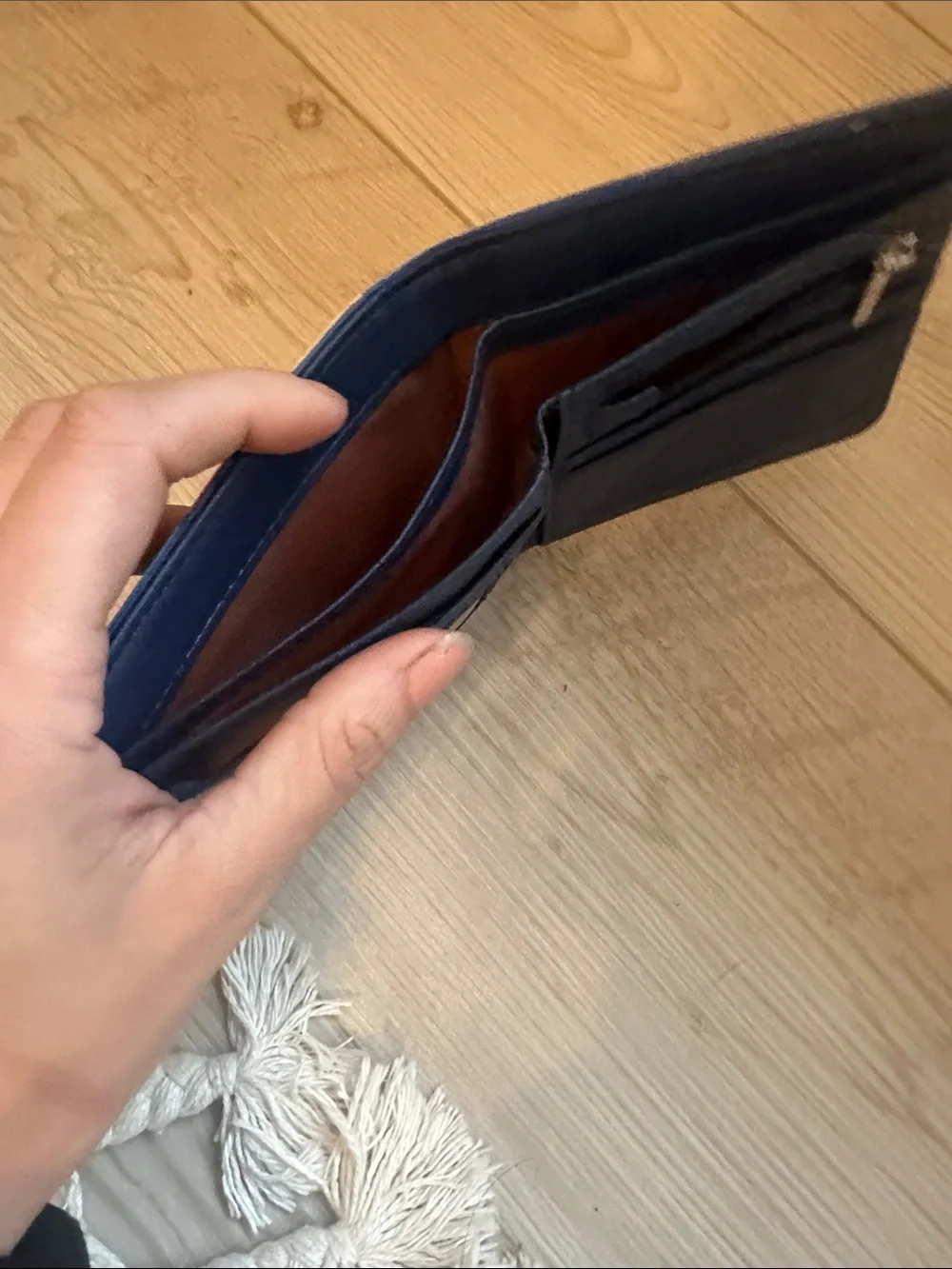 N/A vibrant bifold