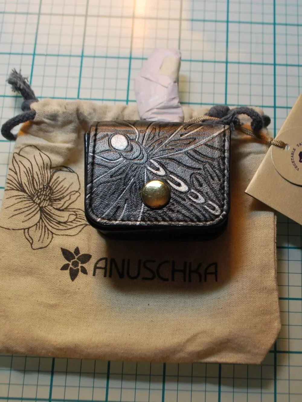 Anuschka your airpod