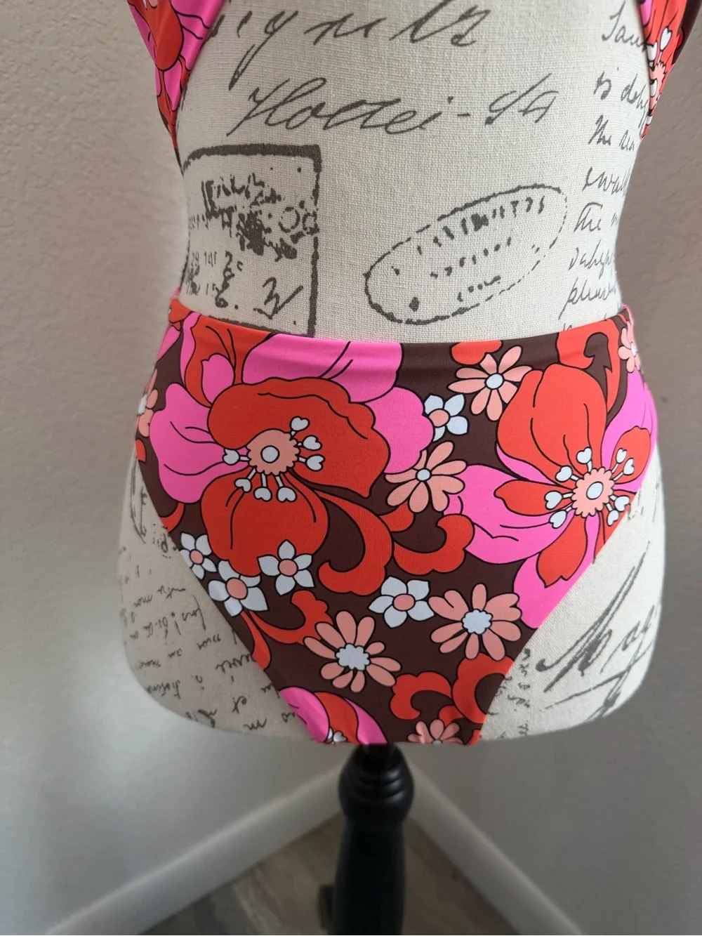 Frankies Bikinis bold floral