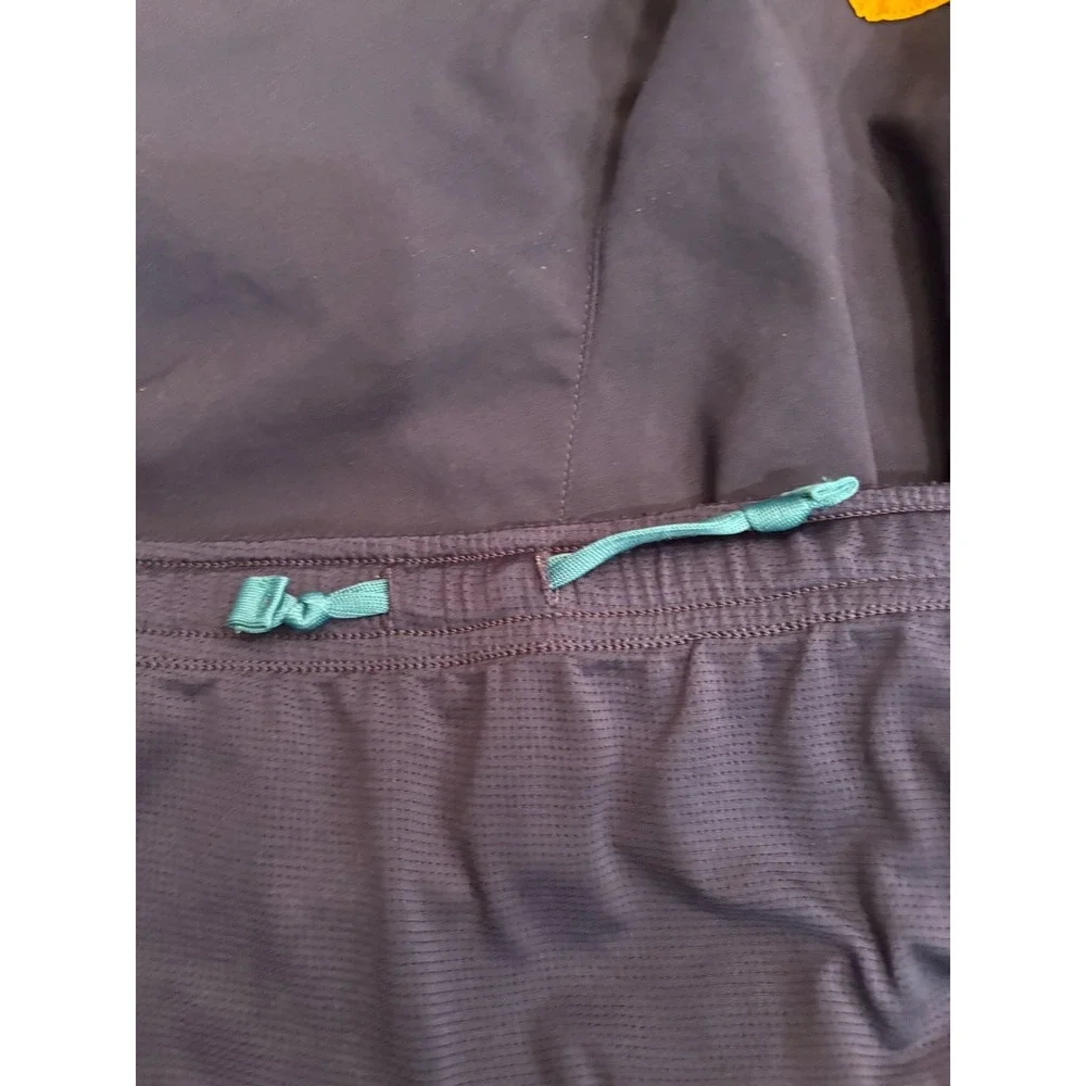 Brooks men hightail