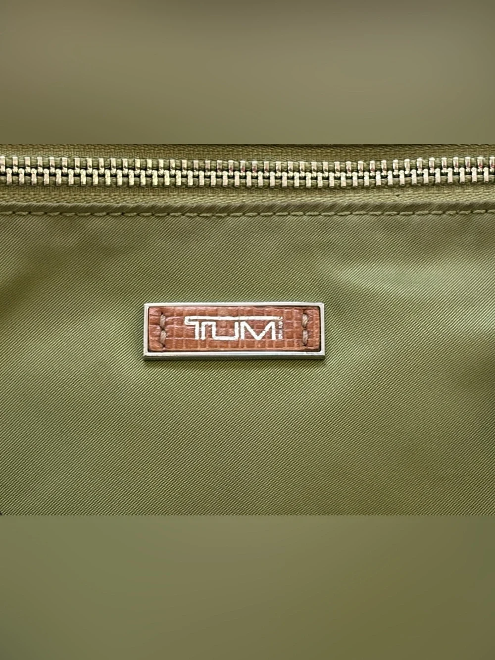 Tumi voyageur capri
