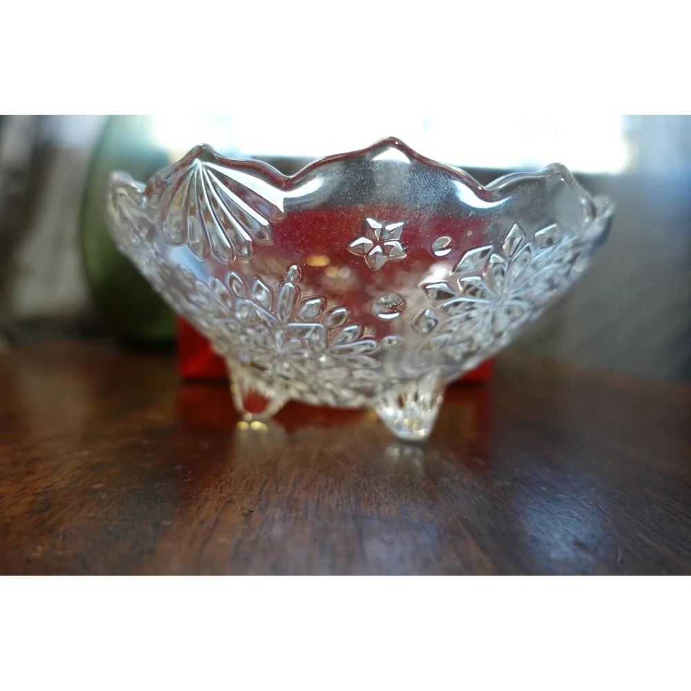 Vintage Mikasa clear‎ glass snowflake footed bowl 6 1/4 inches