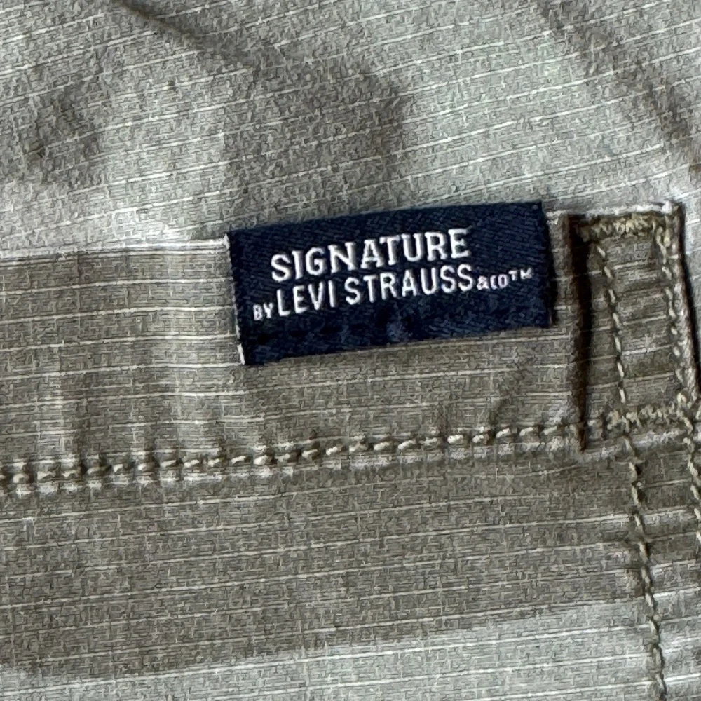 Levis levis cargo