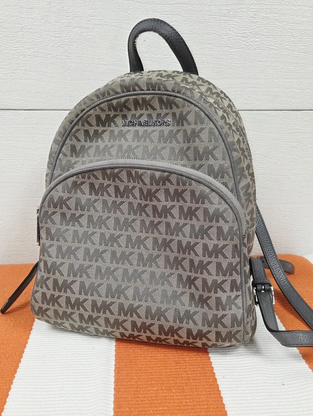 Michael Kors compact michael