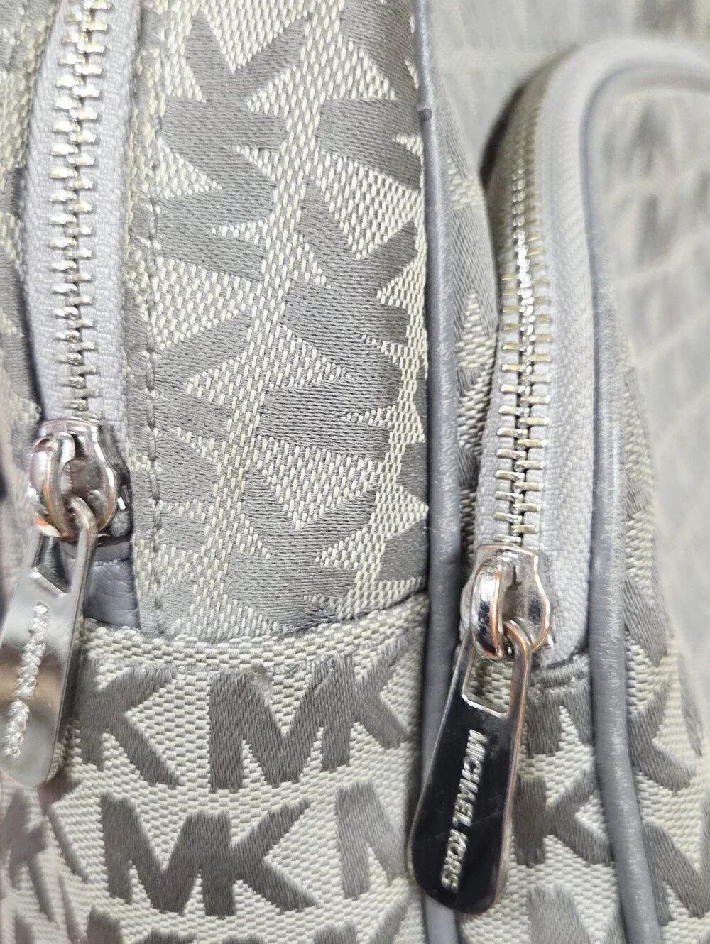 Michael Kors compact michael